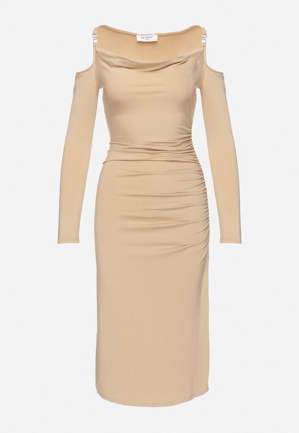 Born2be - Beżowa Koktajlowa Sukienka z Wyciętym Ramionami z Klamerką i Marszczeniem Glimie. Kolor: beżowy. Styl: wizytowy