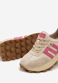 Renee - Beżowo-Fuksjowe Sneakersy ze Skóry Naturalnej Ozdobione Geometrycznym Wzorem Melassea. Okazja: na co dzień. Kolor: beżowy. Materiał: skóra. Wzór: aplikacja, geometria
