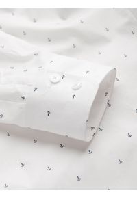 Ombre Clothing - Klasyczna męska bawełniana koszula SLIM FIT w kotwice - biała V3 - Rozmiar: S. Typ kołnierza: kołnierzyk klasyczny. Kolor: biały. Materiał: bawełna. Długość rękawa: długi rękaw. Długość: długie. Wzór: nadruk. Styl: klasyczny #7