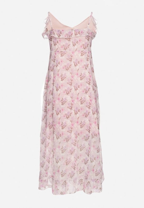 Born2be - Jasnoróżowa Rozkloszowana Sukienka na Cienkich Ramiączkach z Dekoltem w Serek i Falbankami Pelviana. Typ kołnierza: kołnierz z falbankami, dekolt w serek. Kolor: różowy. Materiał: tkanina. Długość rękawa: na ramiączkach. Sezon: lato. Typ sukienki: rozkloszowane. Styl: elegancki