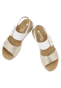 Białe Sandały Remonte Modne Obuwie Damskie Zapinane Na Rzep. Zapięcie: rzepy. Kolor: biały. Materiał: materiał. Wzór: paski. Sezon: lato. Styl: elegancki #4
