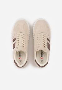 Born2be - Beżowe Sneakersy na Grubej Podeszwie z Tłoczeniem i Ozdobnymi Paskami Ralis. Okazja: na co dzień. Zapięcie: pasek. Kolor: beżowy. Materiał: jeans, dresówka #4