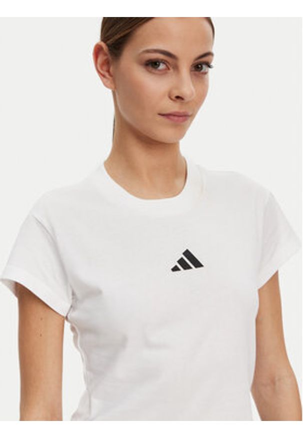 Adidas - adidas T-Shirt Future Icons Small Logo Baby JE4001 Biały Slim Fit. Kolor: biały. Materiał: bawełna
