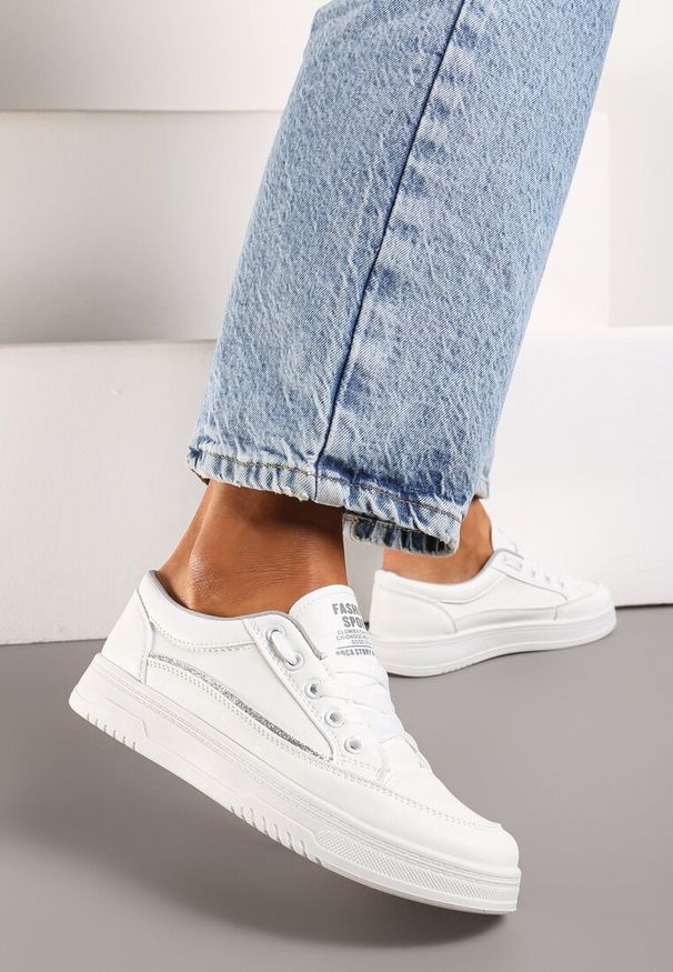 Renee - Biało-Szare Sneakersy z Brokatową Lamówką Pianissa. Nosek buta: okrągły. Zapięcie: sznurówki. Kolor: biały. Obcas: na obcasie. Wysokość obcasa: niski