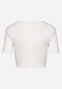 Born2be - Biały Prążkowany T-shirt z Bawełną Adlesa. Okazja: na co dzień. Kolor: biały. Materiał: bawełna, prążkowany. Styl: casual #3