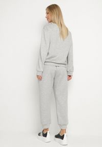 Born2be - Szary Komplet Dresowy z Bawełną Bluza i Spodnie ze Ściągaczami Anirrive. Kolor: szary. Materiał: dresówka, bawełna #3