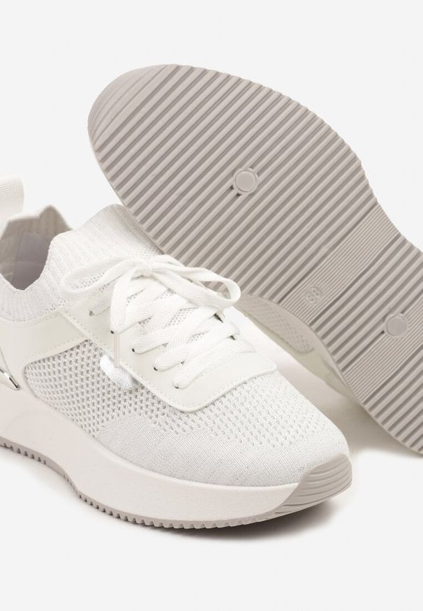 Born2be - Białe Siateczkowe Sneakersy Dorami. Okazja: na co dzień. Zapięcie: sznurówki. Kolor: biały. Materiał: jeans. Obcas: na płaskiej podeszwie