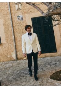 Pako Lorente - PAKO LORENTE – Marynarka smokingowa w jasnym beżowym kolorze. Okazja: na ślub cywilny, na wesele. Kolor: beżowy. Materiał: wełna. Wzór: gładki #7