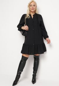 Born2be - Czarna Koszulowa Sukienka Mini z Falbanką Brindel. Kolor: czarny. Typ sukienki: koszulowe. Długość: mini #7