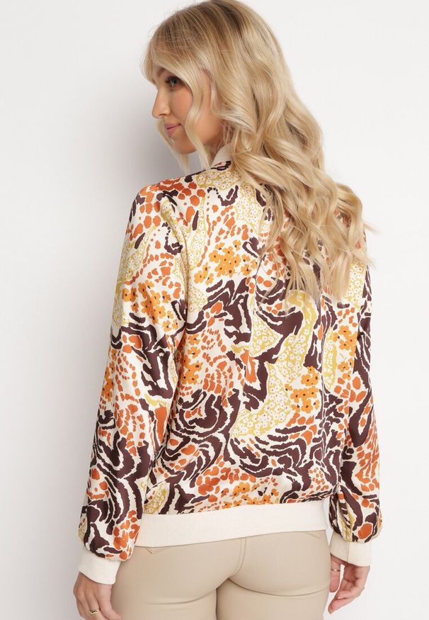 Born2be - Beżowo-Pomarańczowa Bluza Bomberka z Abstrakcyjnym Wzorem Teggea. Okazja: na co dzień. Kolor: beżowy. Materiał: jeans, tkanina. Styl: klasyczny, casual, elegancki