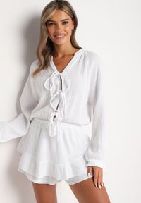 Born2be - Biały Wiązany Bawełniany Kombinezon Boho z Falbankami i Wiązaniem Lalelia. Okazja: na imprezę, na co dzień. Kolor: biały. Materiał: bawełna. Sezon: lato. Styl: boho #4