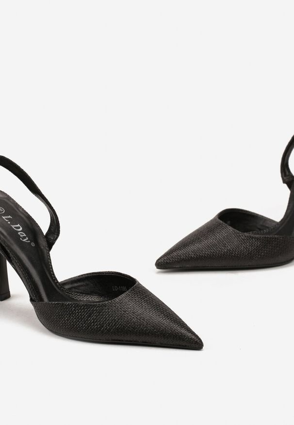 Born2be - Czarne Sandały z Elegancką Plecionką na Szpiczastym Nosku Serapina. Nosek buta: szpiczasty. Kolor: czarny. Sezon: lato. Obcas: na obcasie. Styl: elegancki. Wysokość obcasa: średni