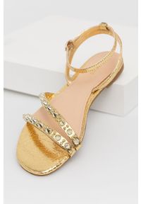 Guess sandały TEAGIN damskie kolor złoty. Zapięcie: klamry. Kolor: złoty. Materiał: skóra #3