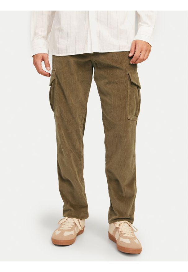 Jack & Jones - Jack&Jones Spodnie materiałowe 12258360 Brązowy Relaxed Fit. Kolor: brązowy. Materiał: sztruks