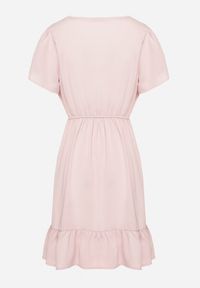 Born2be - Jasnoróżowa Rozkloszowana Sukienka z Gumką w Talii i Falbanką Welimia. Kolor: różowy #6