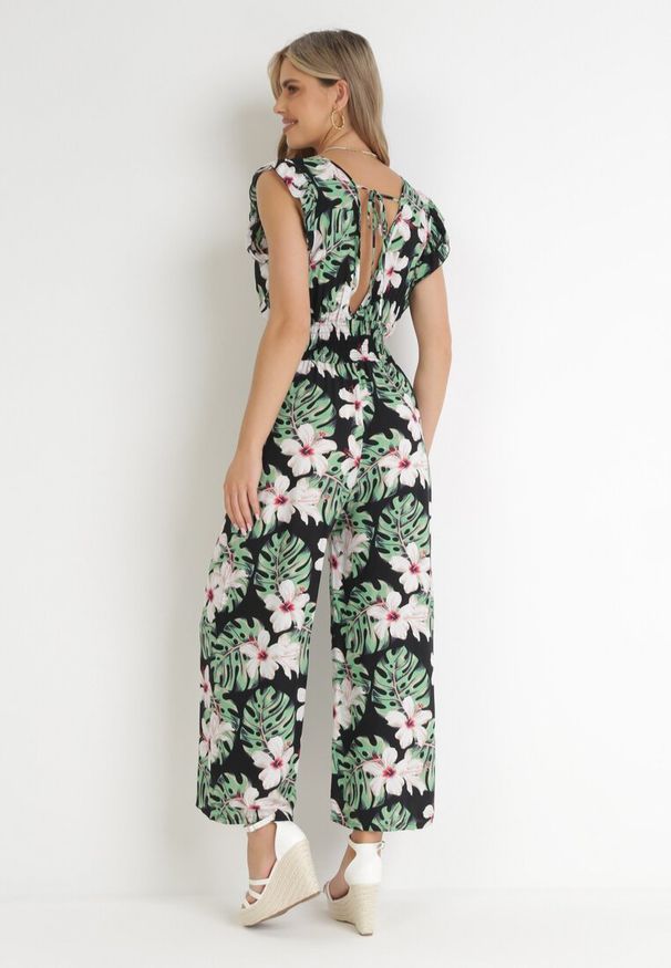 Born2be - Czarno-Zielony Bawełniany Kombinezon z Długimi Nogawkami w Kwiatowy Wzór Daina. Okazja: na spacer. Kolor: zielony. Materiał: bawełna. Długość: długie. Wzór: kwiaty. Sezon: lato. Styl: street, elegancki