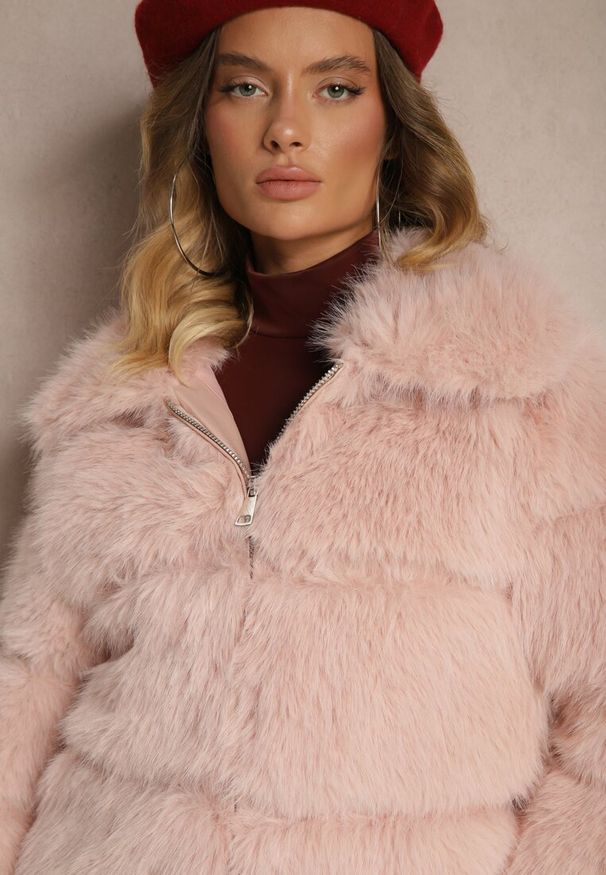Renee - Różowa Pikowana Kurtka Futrzana z Eleganckim Kołnierzem Sinadrea. Kolor: różowy. Materiał: futro. Sezon: zima. Styl: elegancki