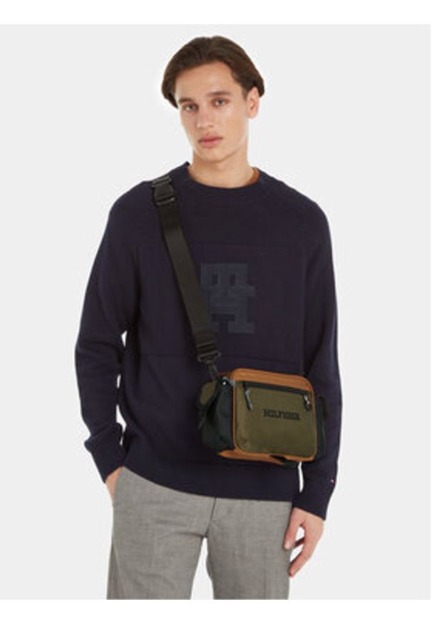 TOMMY HILFIGER - Tommy Hilfiger Saszetka Th Seasonal Ew Reporter AM0AM11529 Czarny. Kolor: czarny. Materiał: materiał, poliester