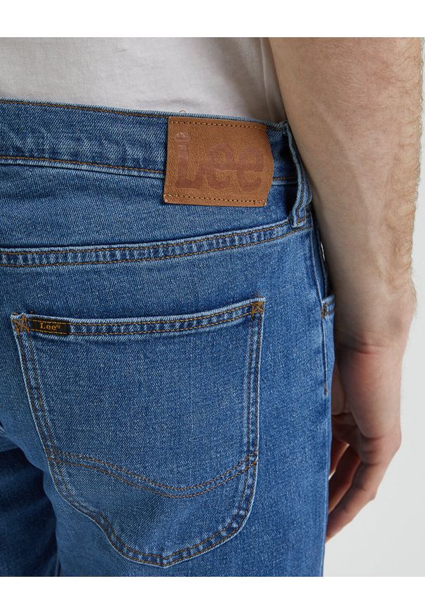 Lee - LEE LUKE MĘSKIE SPODNIE JEANSOWE JEANS DŻINSY BLUE SHADOW MID L719IAA27 112338457
