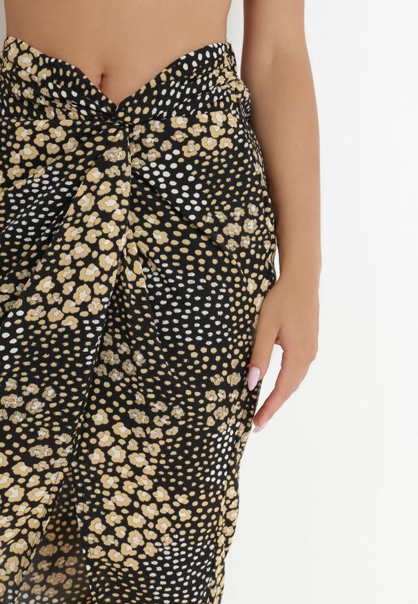 Born2be - Czarna Spódnica Inoos. Kolor: czarny. Materiał: tkanina. Wzór: kwiaty, kropki