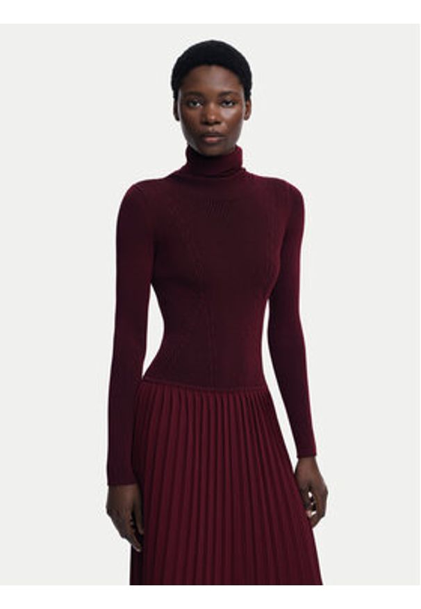 Desigual Sukienka dzianinowa Sigritt 25WWVF09 Bordowy Slim Fit. Kolor: czerwony. Materiał: wiskoza