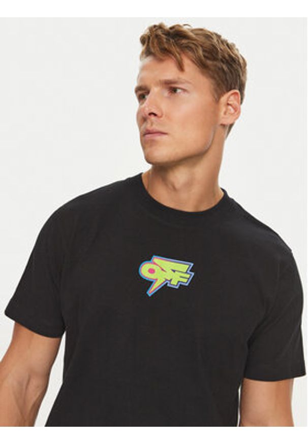 OFF-WHITE - Off-White T-Shirt OMAA027F22JER0071070 Czarny Regular Fit. Kolor: czarny. Materiał: bawełna