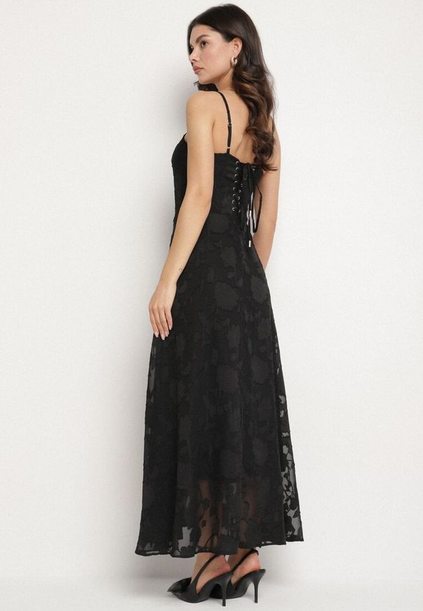 Born2be - Czarna Rozkloszowana Sukienka Vices z Gorsetowym Wiązaniem Fenosella. Okazja: na imprezę. Typ kołnierza: dekolt gorset. Kolor: czarny. Długość rękawa: na ramiączkach. Sezon: lato. Typ sukienki: gorsetowe. Styl: elegancki