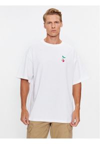 Converse T-Shirt Loose Fit Star Chevron Cherry Ss Tee 10025237-A03 Biały Regular Fit. Kolor: biały. Materiał: bawełna