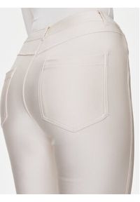 Guess Spodnie materiałowe Carly W4RB60 KC4C0 Écru Slim Fit. Materiał: syntetyk #4