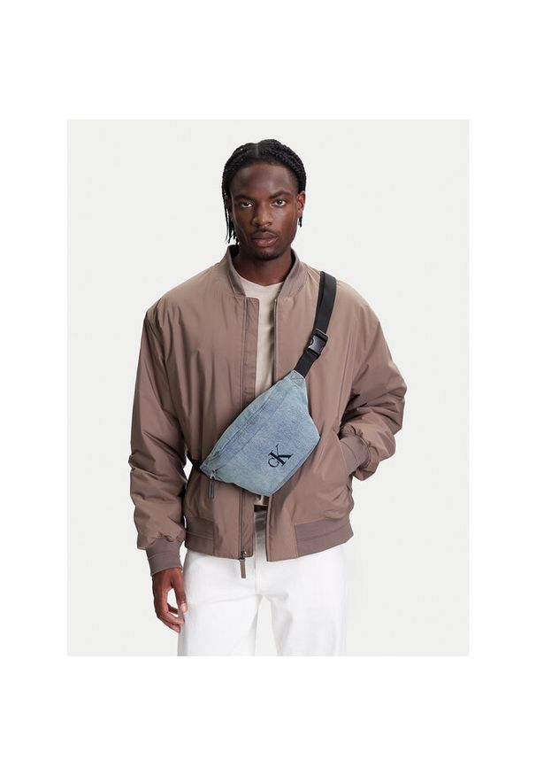 Nerka Calvin Klein. Kolor: niebieski. Materiał: denim