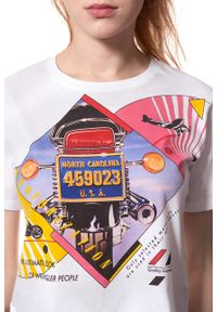 Wrangler - WRANGLER T SHIRT DAMSKI CROP TEE WHITE W7382EV12 112131028. Długość rękawa: krótki rękaw. Długość: krótkie. Wzór: nadruk #3