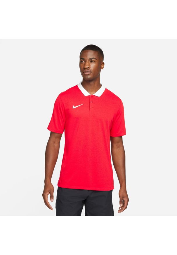 Koszulka sportowa męska Nike Drifit Park 20. Typ kołnierza: polo. Kolor: czerwony, biały, wielokolorowy. Długość rękawa: krótki rękaw. Długość: krótkie. Styl: sportowy. Sport: piłka nożna