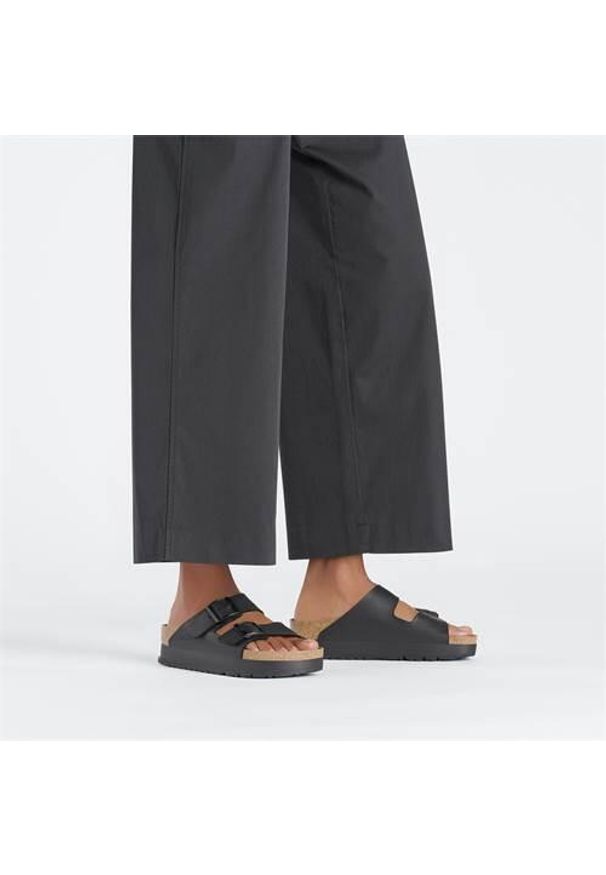 Klapki damskie Birkenstock Arizona Pap Flex Platform. Zapięcie: klamry. Kolor: czarny. Materiał: materiał. Sezon: lato. Obcas: na platformie. Sport: turystyka piesza