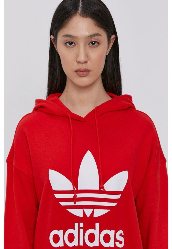 adidas Originals - Bluza bawełniana. Okazja: na co dzień. Typ kołnierza: kaptur. Kolor: czerwony. Materiał: bawełna. Długość rękawa: długi rękaw. Długość: długie. Wzór: nadruk. Styl: casual