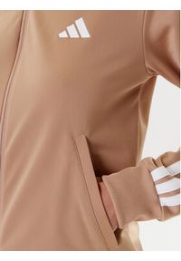 Adidas - adidas Dres Essentials 3-Stripes JX0507 Beżowy Regular Fit. Kolor: beżowy. Materiał: syntetyk #4