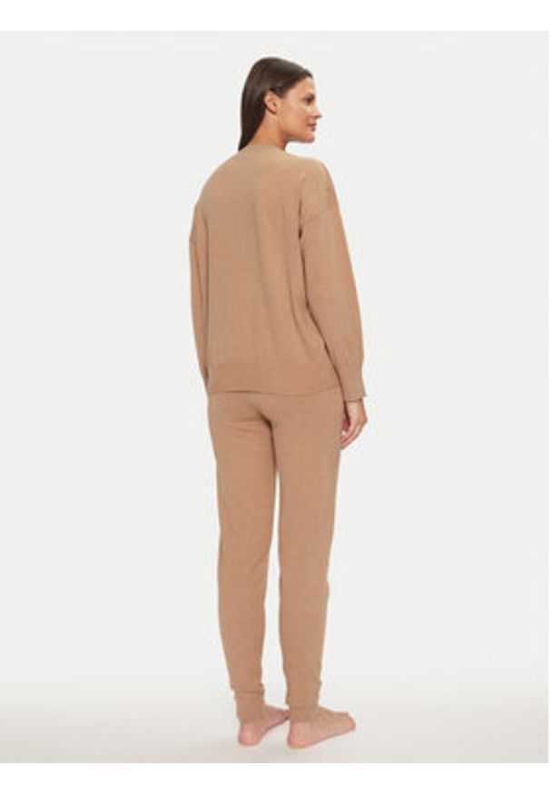 SELMARK - Selmark Piżama P9873 Beżowy Relaxed Fit. Kolor: beżowy. Materiał: syntetyk