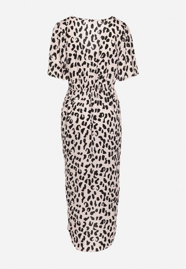 Born2be - Różowo-Czarna Taliowana Sukienka w Panterkę z Gumką w Talii i Trójkątnym Dekoltem Joyeria. Okazja: na co dzień. Kolor: różowy. Materiał: skóra. Wzór: motyw zwierzęcy. Styl: casual