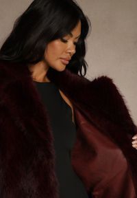 Renee - Bordowy Płaszcz Futerko o Jednorzędowym Fasonie Cataris. Okazja: na co dzień. Kolor: czerwony. Materiał: futro. Styl: casual, elegancki #3