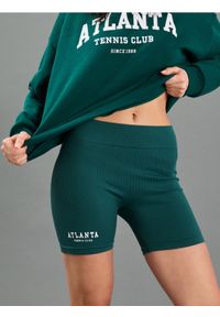 Sinsay - Prążkowane kolarki z napisem "Atlanta Tennis Club" - zielony. Kolor: zielony. Materiał: prążkowany. Wzór: napisy #1