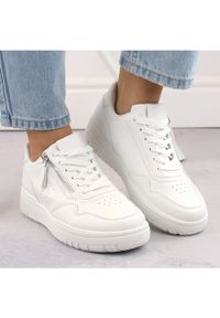 Buty sportowe sneakersy damskie białe McBraun 23233. Kolor: biały #9