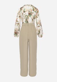 Born2be - Jasnozielony Kombinezon z Szerokimi Nogawkami z Kwiatową Górą i Paskiem z Klamrą Ilanvi. Okazja: na co dzień. Kolor: zielony. Długość rękawa: długi rękaw. Długość: długie. Wzór: kwiaty. Styl: casual #3