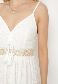 Born2be - Biała Bawełniana Sukienka na Ramiączkach Zdobiona Haftem Polaviel. Okazja: na co dzień. Typ kołnierza: dekolt w kształcie V. Kolor: biały. Materiał: bawełna. Długość rękawa: na ramiączkach. Wzór: aplikacja, haft. Styl: boho, elegancki, casual #5