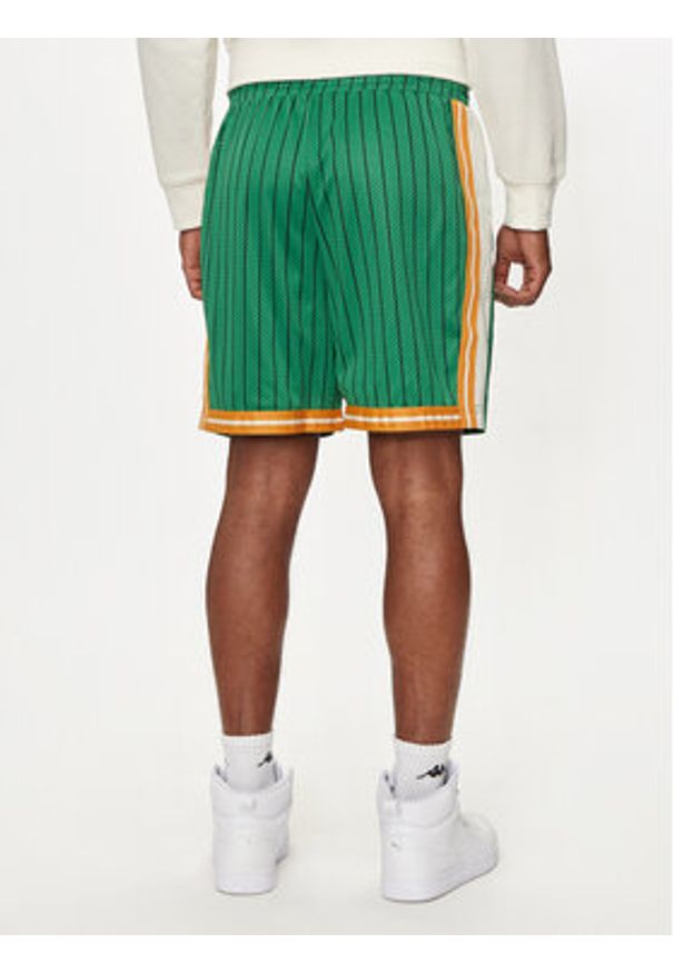 Puma Szorty sportowe T7 624394 Zielony Relaxed Fit. Kolor: zielony. Materiał: syntetyk. Styl: sportowy