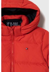 TOMMY HILFIGER - Tommy Hilfiger kurtka puchowa dziecięca kolor czerwony. Okazja: na co dzień. Kolor: czerwony. Materiał: puch. Styl: casual #3