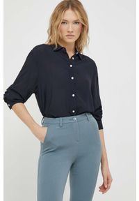 TOMMY HILFIGER - Tommy Hilfiger koszula damska kolor granatowy relaxed z kołnierzykiem klasycznym. Typ kołnierza: kołnierzyk klasyczny. Kolor: niebieski. Materiał: tkanina. Styl: klasyczny