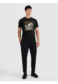 4f - 4F T-shirt regular z nadrukiem męski - czarny 3XL. Kolor: czarny. Materiał: skóra, bawełna. Wzór: nadruk