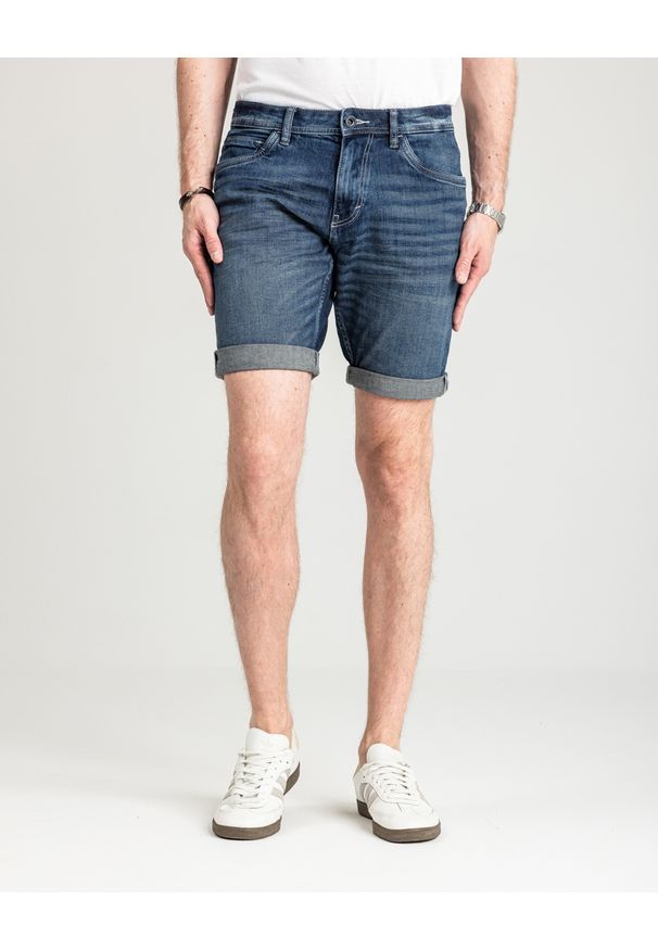 Męskie Krótkie Spodenki Tom Tailor TTJosh Regular Slim Jeans Short 1044973. Okazja: na spacer, na co dzień. Materiał: jeans. Długość: krótkie. Sezon: lato. Styl: wakacyjny, elegancki, casual, klasyczny