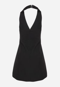 Born2be - Czarna Rozkloszowana Sukienka z Odkrytymi Plecami Ataviela. Okazja: na co dzień. Kolor: czarny. Typ sukienki: rozkloszowane. Styl: elegancki, casual