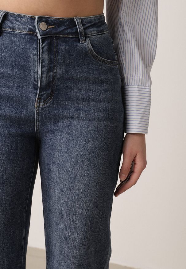 Born2be - Niebieskie Jeansy z Wysokim Stanem i Szerokimi Nogawkami Henivia. Okazja: na co dzień. Stan: podwyższony. Kolor: niebieski. Styl: casual, elegancki, klasyczny