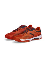 Buty do tenisa męskie Puma Solarcourt. Zapięcie: sznurówki. Kolor: czerwony, niebieski, pomarańczowy, wielokolorowy. Materiał: syntetyk, tkanina, materiał. Szerokość cholewki: normalna. Sport: tenis